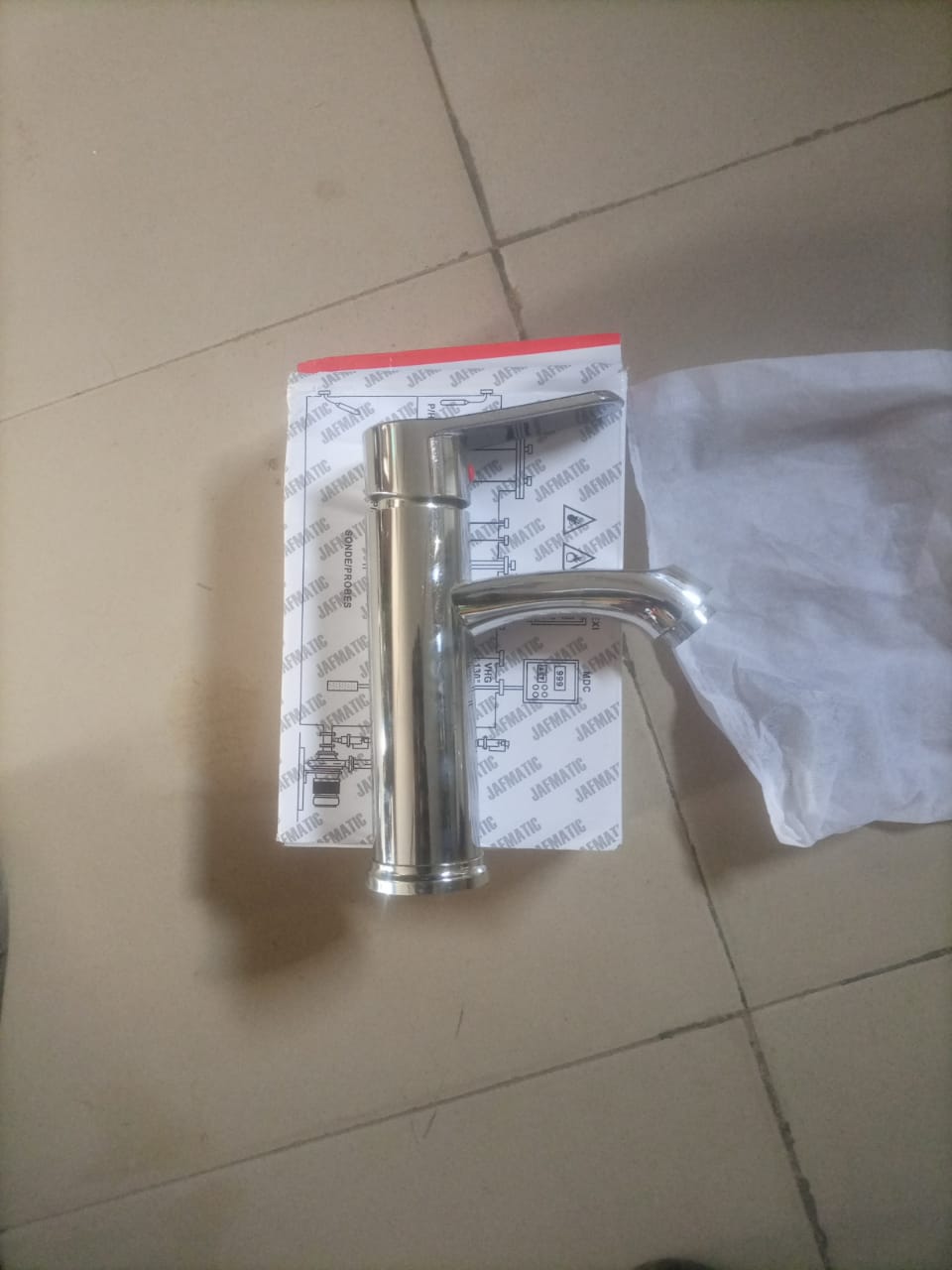Basin mixer tap