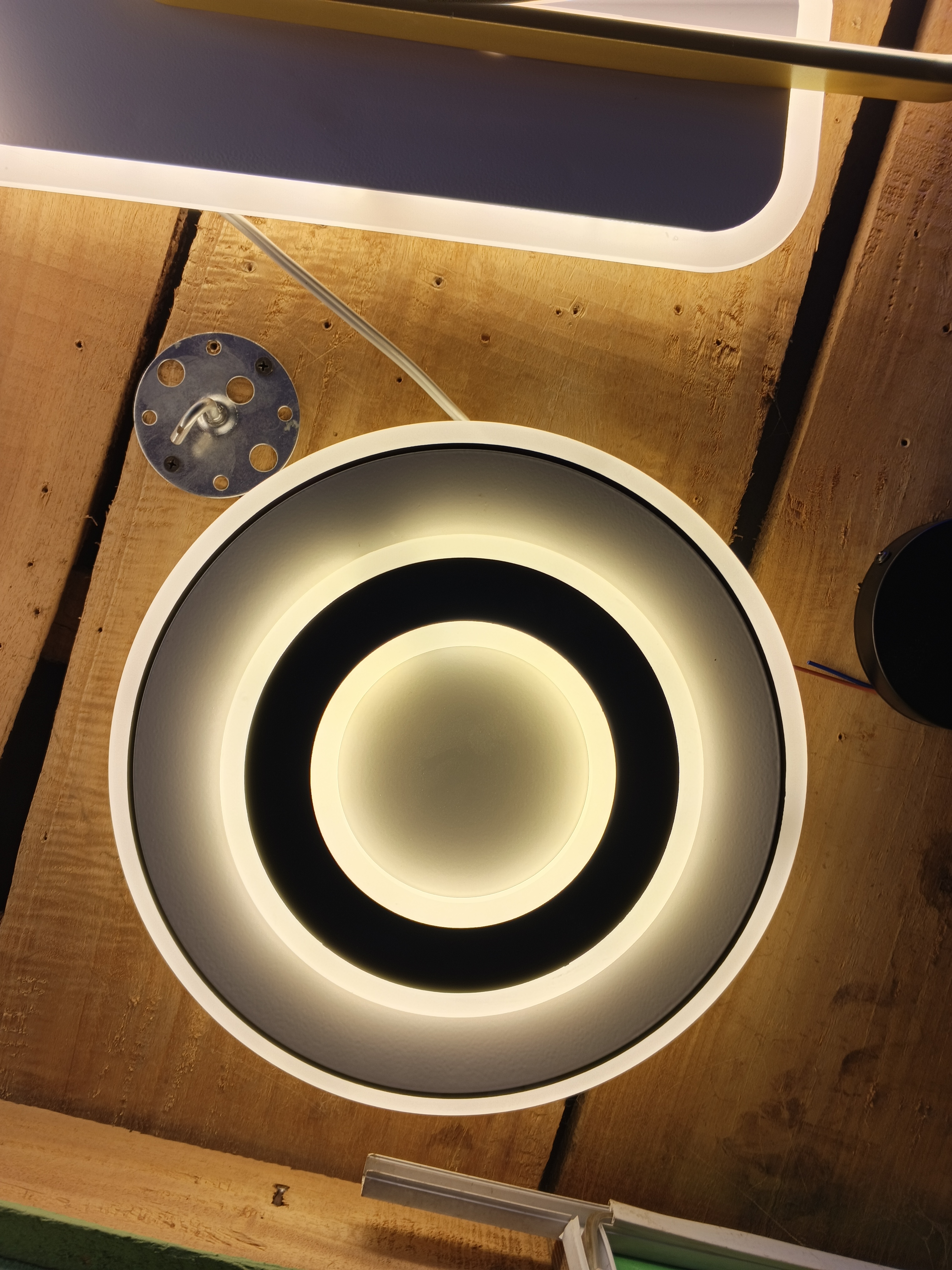 Led ceiling fitting