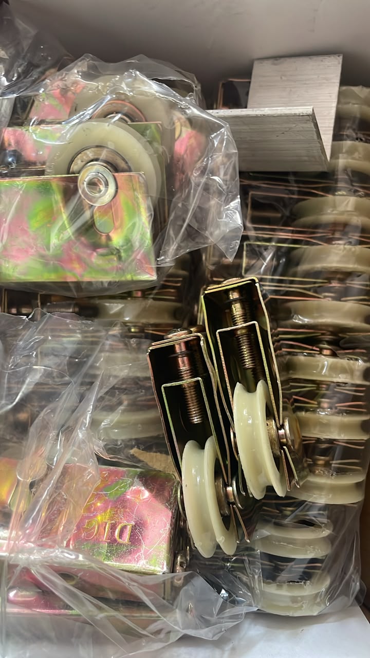 Door roller on PAPAPA marketplace