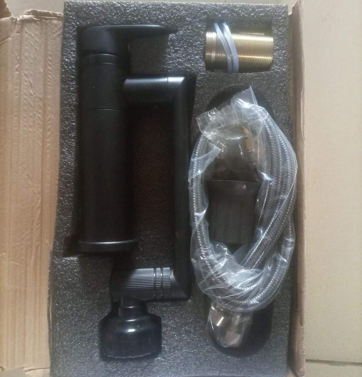 Mixer basin tap