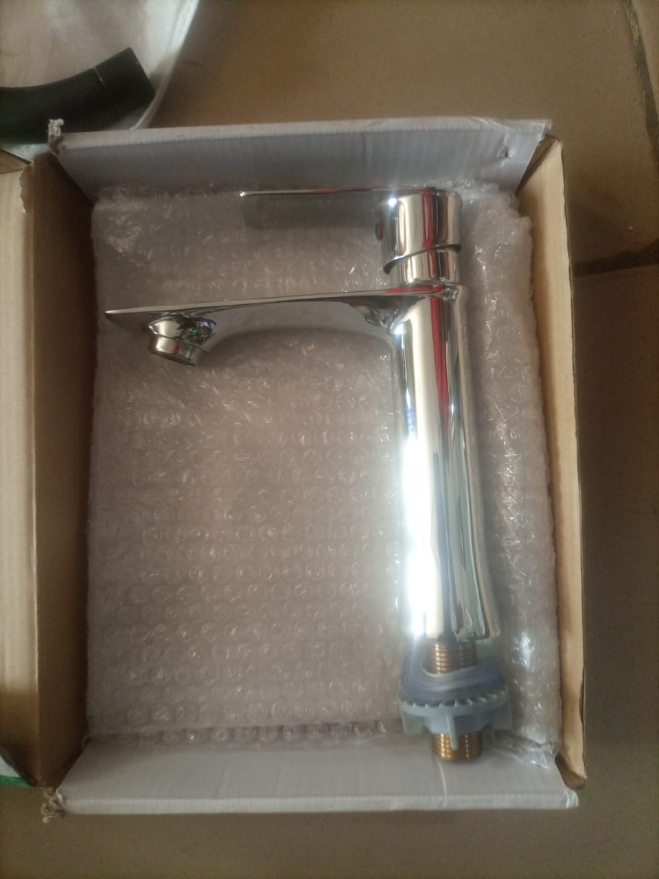 Basin tap sliver
