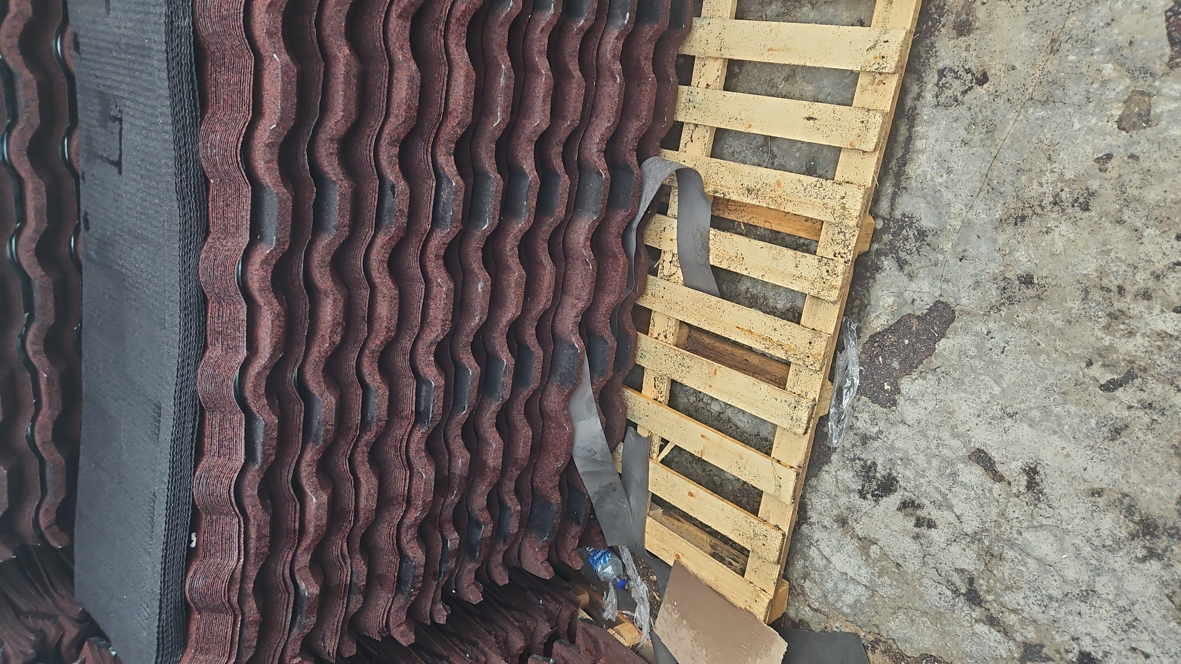 Wine and black Gerald roofing