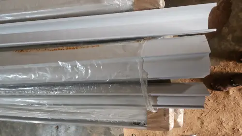 White gutter on PAPAPA marketplace