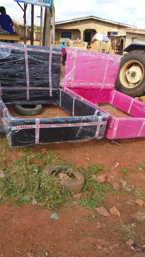 Bed frame on PAPAPA marketplace