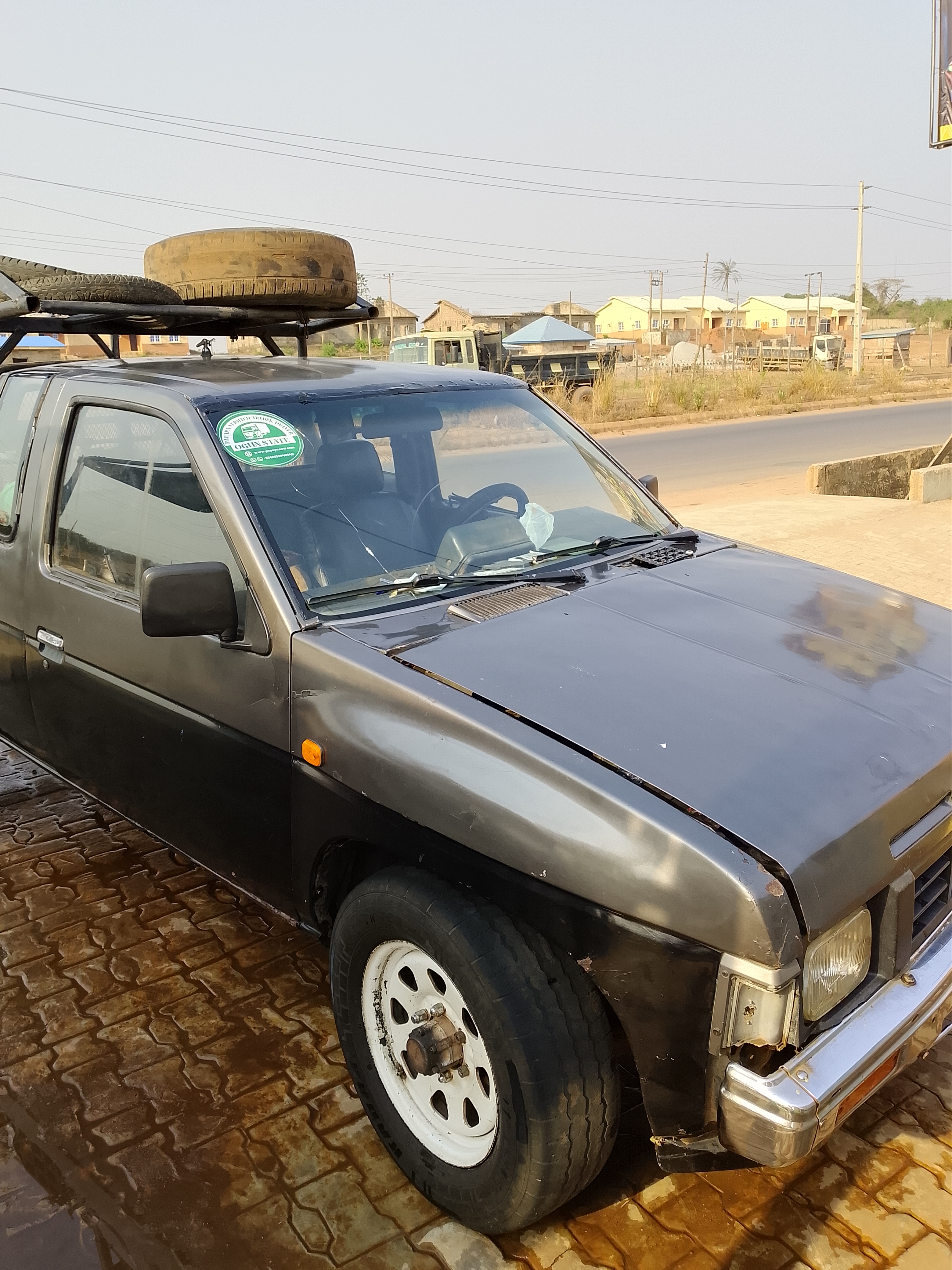 Nissan pick up